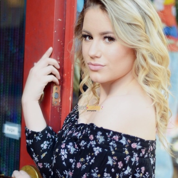 Meet your Posher, Julia - Picture 1 of 1